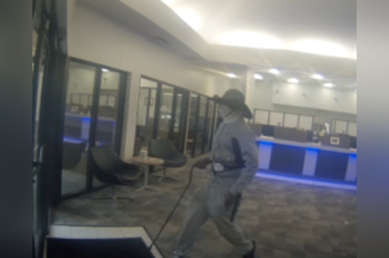 Slidell Police on the Hunt for Disguised Suspect After Fidelity Bank Robbery on Gause Boulevard