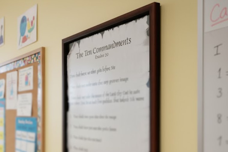 AG Paxton Sues Round Rock And Leander ISDs Over Ten Commandments