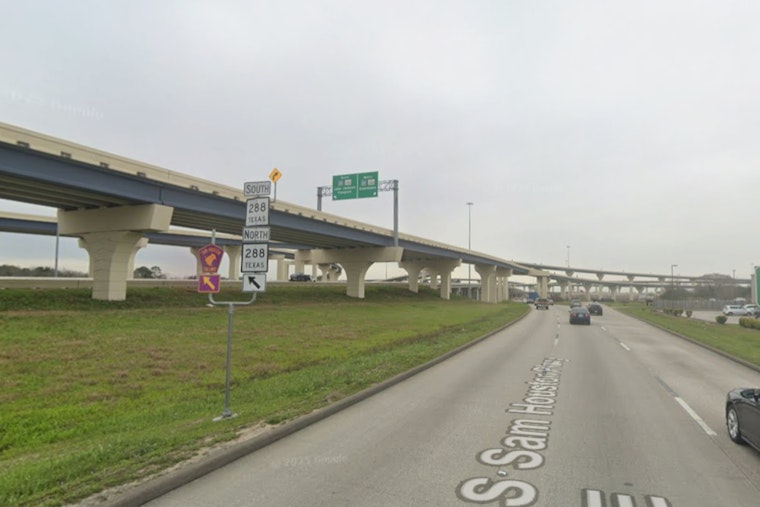 Amazon Truck Blows Red Light On South Sam, Passenger Killed In Houston Crash