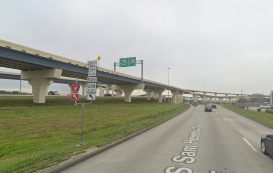Amazon Truck Blows Red Light On South Sam, Passenger Killed In Houston Crash