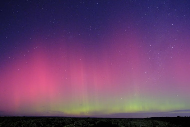 Arizona Skies Dazzle with Rare Northern Lights Spectacle, Photographers Gear Up for Second Night of Celestial Show