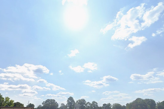 Atlanta Enjoys Mild Autumn Weather with Sunny Skies and Gentle Breezes as Rainy Weekend Approaches