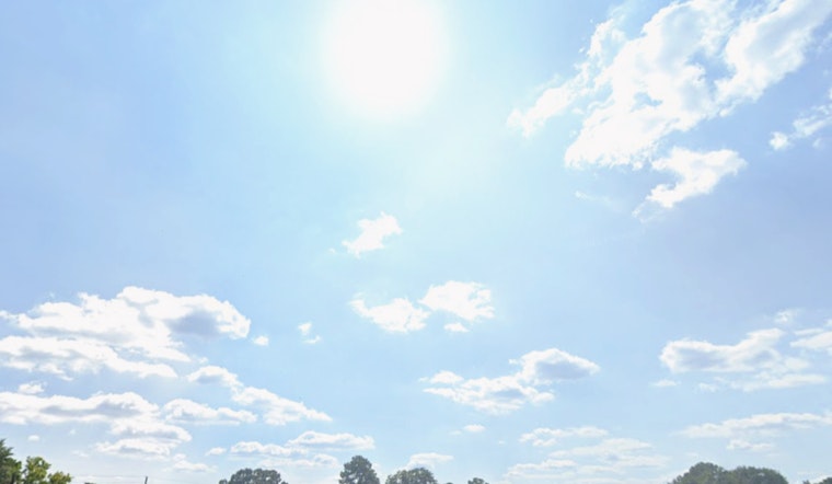 Atlanta Enjoys Mild Autumn Weather with Sunny Skies and Gentle Breezes as Rainy Weekend Approaches