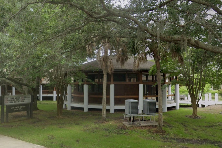 Atlantic Beach Imposes 90-Day Minimum on Short-Term Rentals to Preserve Community Character