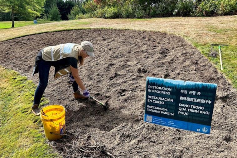 Bellevue Invites Nature Lovers to Free Naturalist Training: Applications Now Open for Environmental Stewardship Program