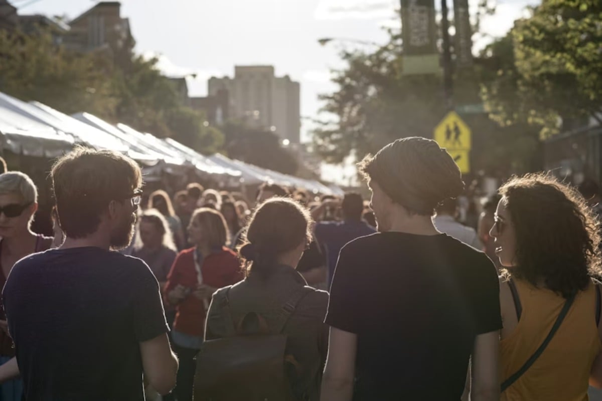 Berkeley's Telegraph Holiday Street Fair Preserved on Traditional Site Amid Fire Safety Concerns