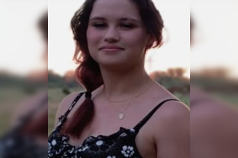 Bexar Deputies Race To Find Missing Teen Amber Collier