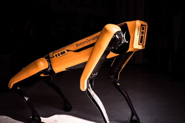 Caltrans Robo-Dog Signals Alert but Footage Shows No Crime