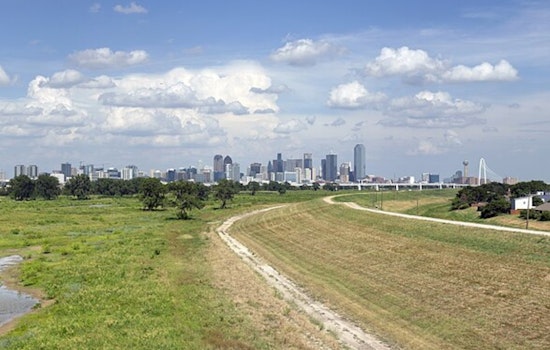 Dallas Braces for Diverse Weather: Sunny Weekend Ahead with Midweek Showers and Thunderstorms Looming