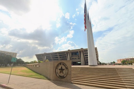Dallas Snuffs Vapes Where Smoking’s Already Banned: No Puffing Indoors, Parks, or Near Doors