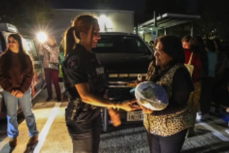 Duncanville Police Fortify Community Ties with UNIDOS Program Thanksgiving Event