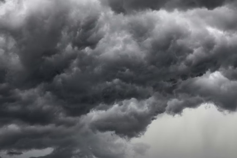 El Paso Braces for Rain and Potential Thunderstorms, NWS Advises Caution for Slick Commutes