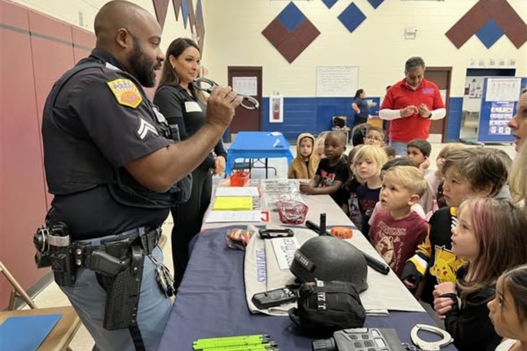 El Paso Elementary Schools Welcome Police Officers for Insightful Career Day Experience