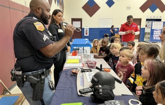 El Paso Elementary Schools Welcome Police Officers for Insightful Career Day Experience