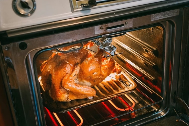 El Paso Law Firm Partners with Operation H.O.P.E. to Distribute Over 1,000 Free Turkeys for Thanksgiving