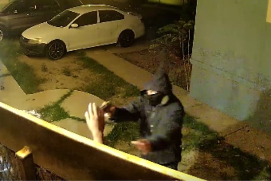 VIDEO: El Paso Police Seek Community Help to Solve Aggravated Robbery on Pera Block