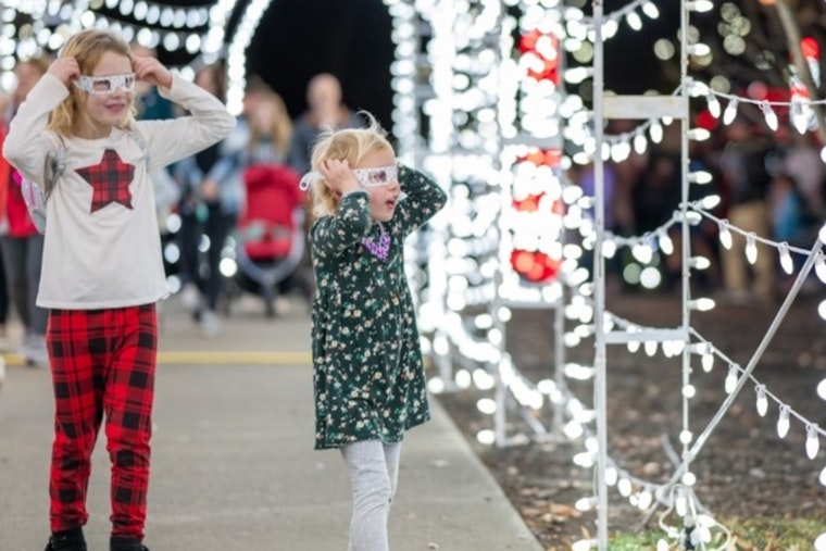 Farragut's "Light the Park" Festivities Bring Holiday Glow with Food Trucks, Skating, and Santa Letters