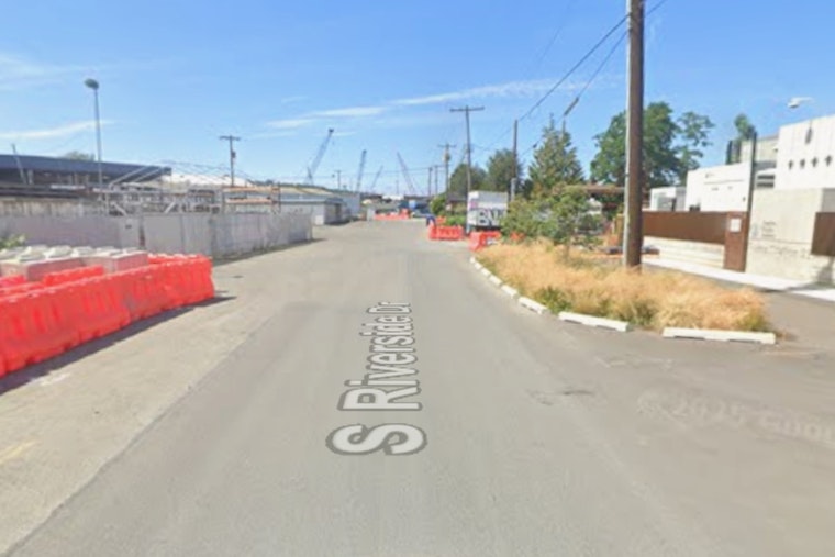 Fatal Industrial Fall in Seattle's South Park, Victim Perishes after Plunge onto Barge