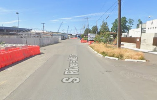 Fatal Industrial Fall in Seattle's South Park, Victim Perishes after Plunge onto Barge