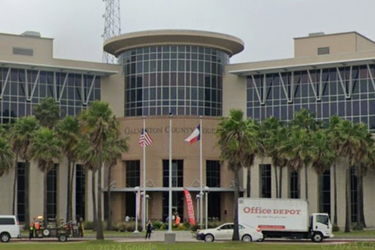 Feds Nab Ex-HPD Captain At Galveston Courthouse On New Child-Sex Rap