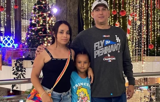 Fort Worth ER Crew Crowdfunds Christmas Homecoming for Beloved Custodian