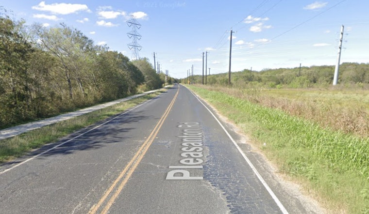 Four Hospitalized After Multi-Vehicle Head-On Collision on Pleasanton Road in San Antonio