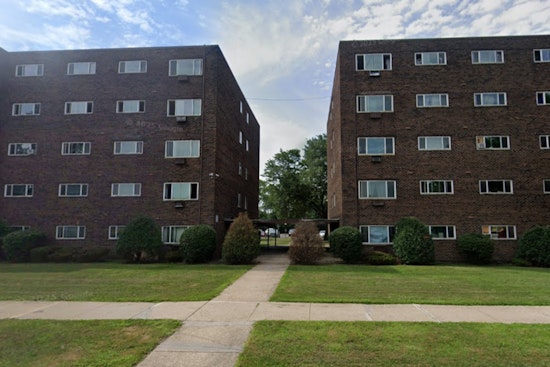 Frozen Tenants, Hot Profits At West Pullman's Sausage King Complex