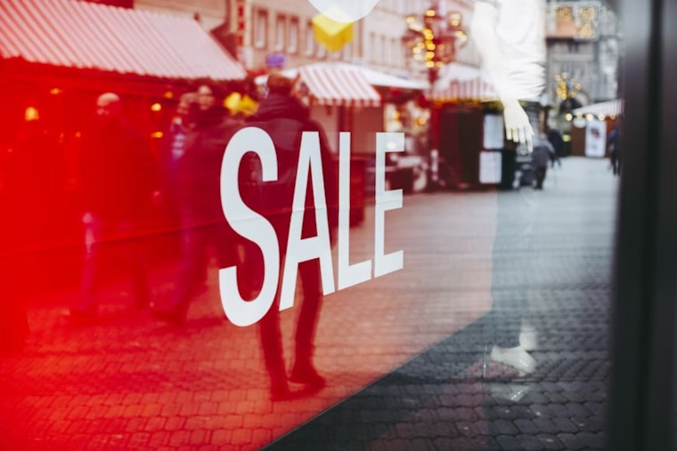Frugal Festivities: Majority of Americans Cut Back on Holiday Spending Amid Economic Concerns