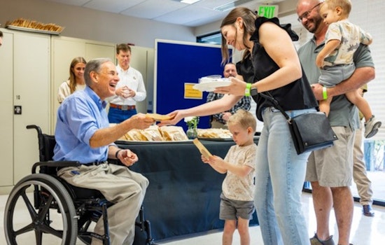 Governor Greg Abbott Honors Reconstruction Volunteers at Kerrville's Dietert Center