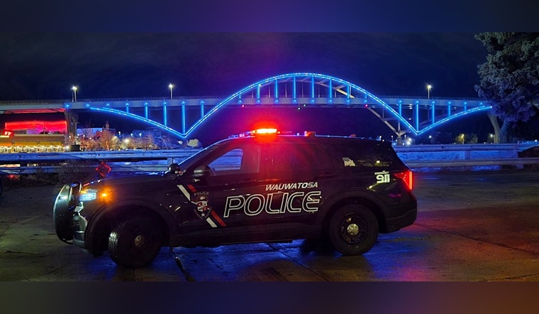 Hoan Bridge Illuminates in Honor of Crash Responder Safety Week, Wauwatosa Police Urge Drivers to Heed "Move Over" Message