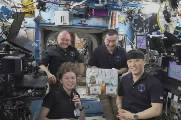 Houston Astronauts Gobble Russian Cranberry Sauce 250 Miles Above Earth