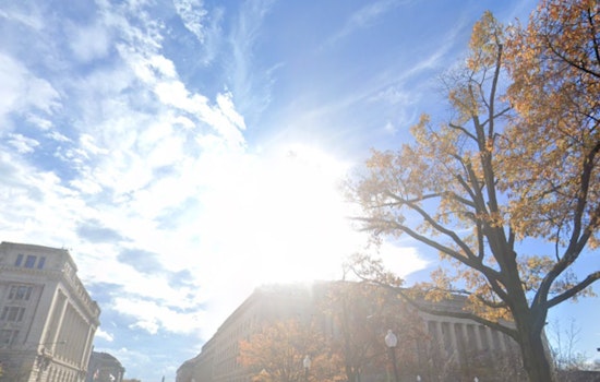 Houston Wakes To Sunshine As Northeast Winds Whip Holiday Plans