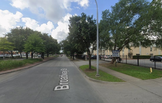 HPD Investigates Fatal High-Speed Collision on Broadway Street as Two Die and Suspects Flee Scene
