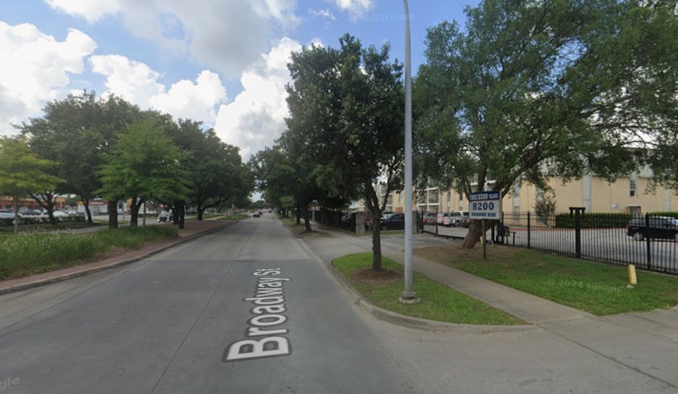 HPD Investigates Fatal High-Speed Collision on Broadway Street as Two Die and Suspects Flee Scene