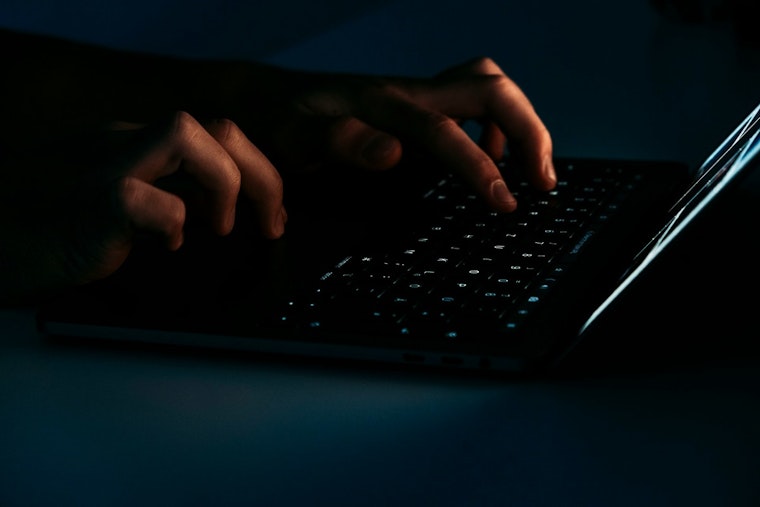 Illinois State Agencies Alert Shoppers to Increased Cyber Scam Risks During Holidays