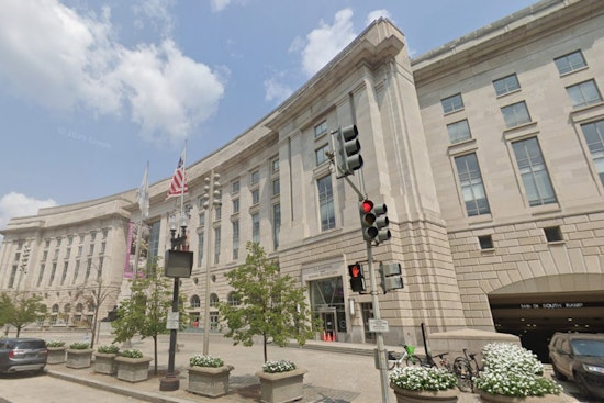 Mayor Bowser Launches DowntownDC Holiday Market to Boost Local Economy, Announces Early Grants for Small Businesses