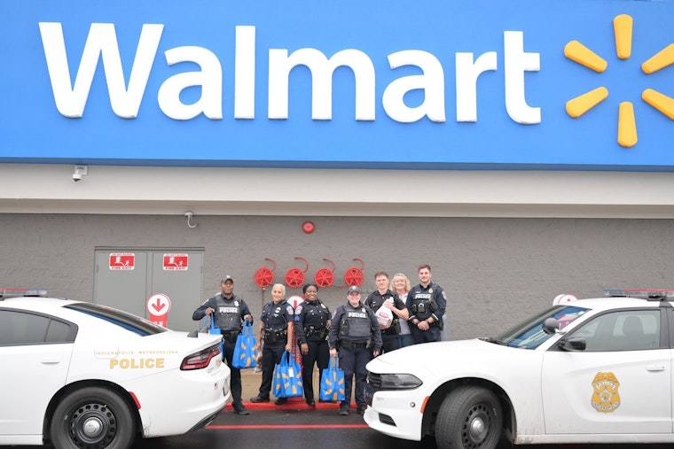 IMPD and Walmart Team Up to Deliver Thanksgiving Meals to Indianapolis Families