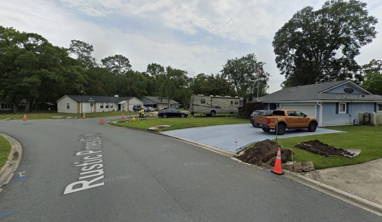 Jacksonville Police Investigate Fatal Shooting of Man in Mandarin Garage as Two Are Detained for Questioning
