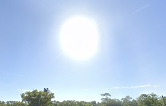 Jacksonville Weather Update – Sun and Showers Expected as Temperatures Begin to Cool