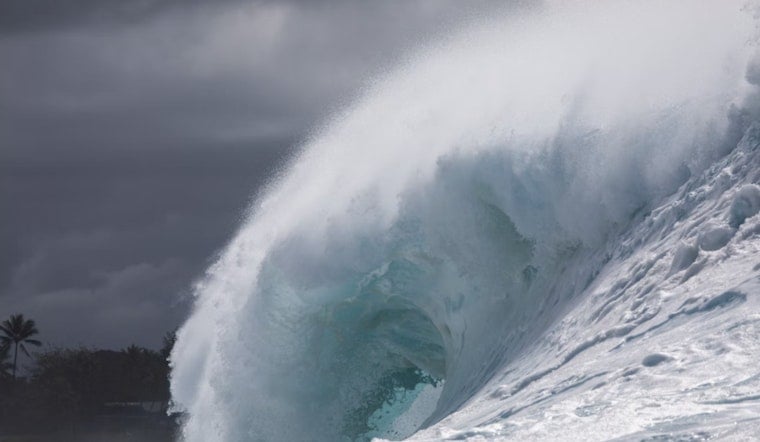 Kaua‘i and Ni‘ihau Brace for Massive Swells with High Surf Warning Through Monday Noon