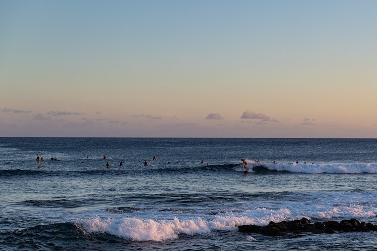 Kaua‘i Officials Temporarily Close Po‘ipū Beach to Swimmers After Shark Sighting