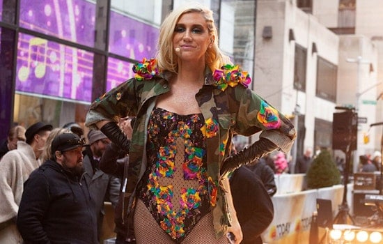 Kesha Surprises Fans with Impromptu 'Tik Tok' Performance at Palo Alto Bar Before Security Steps In