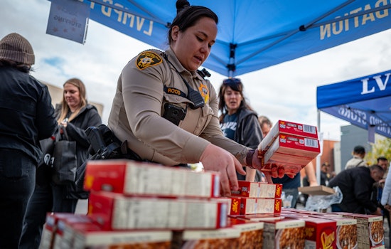 Las Vegas Police and Community Partners Deliver 500 Thanksgiving Meals to Families in Need