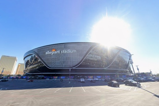 Las Vegas Raiders Team Up with Three Square to Distribute Thanksgiving Meals to 706 Families