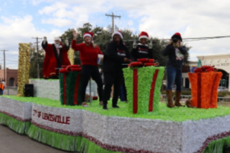 Lewisville Beckons Community to Join Festive Old Town Holiday Stroll and Christmas Parade on December 6