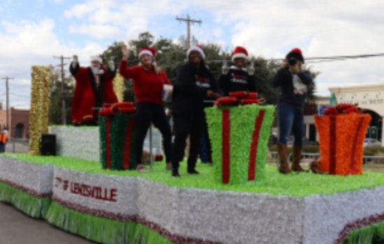Lewisville Beckons Community to Join Festive Old Town Holiday Stroll and Christmas Parade on December 6