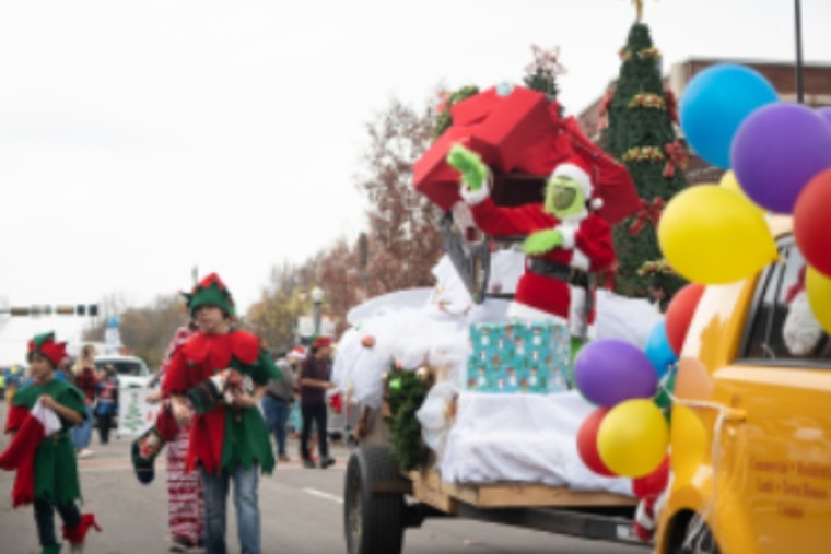 Lewisville Opens Applications for the Annual Huffines Auto Dealerships Christmas Parade