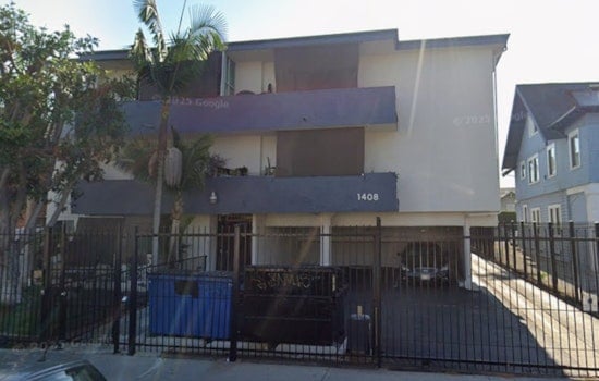 Los Angeles Fire Department Quickly Extinguishes Apartment Fire in Arlington Heights