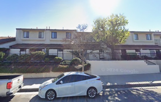 Los Angeles Firefighters Tame Tarzana Condo Blaze in Under 30 Minutes; No Injuries Reported