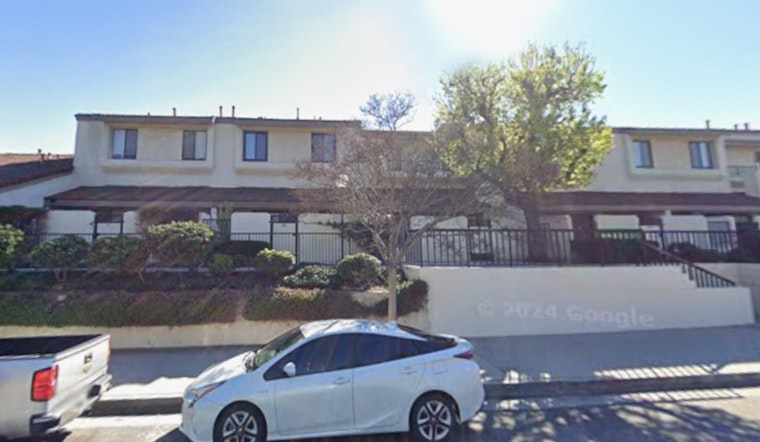 Los Angeles Firefighters Tame Tarzana Condo Blaze in Under 30 Minutes; No Injuries Reported